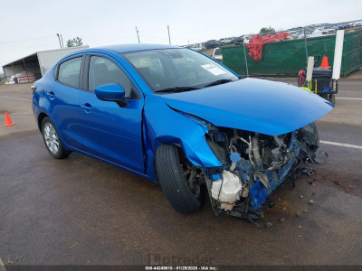 Toyota Yaris 2018 3MYDLBYV0JY313661