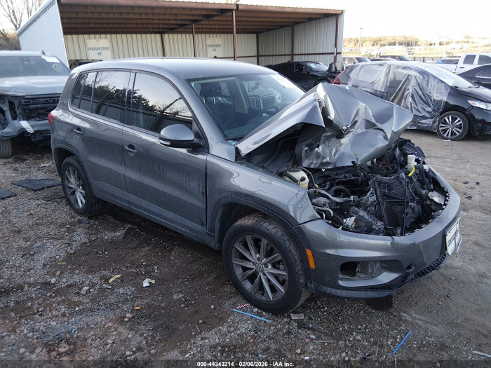 Volkswagen Tiguan 2017 VIN WVGAV7AX6HK049256