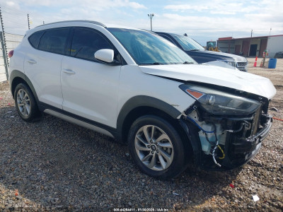 Hyundai Tucson 2018 KM8J33A41JU716037