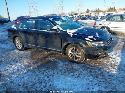 Volkswagen Passat 2017 1VWAT7A34HC053045