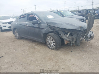 Honda Accord 2015 1HGCR3F81FA028699
