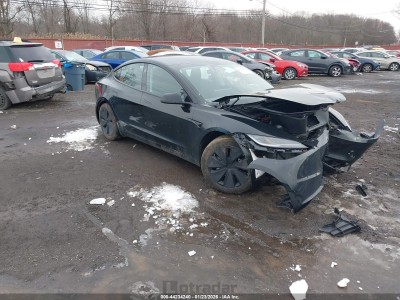 Tesla Model 3 2024 5YJ3E1EB9RF826102