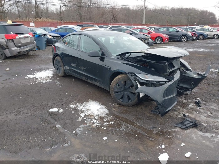 Tesla Model 3 2024 VIN 5YJ3E1EB9RF826102