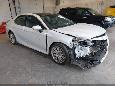 Toyota Camry 2018 4T1B11HK1JU107548