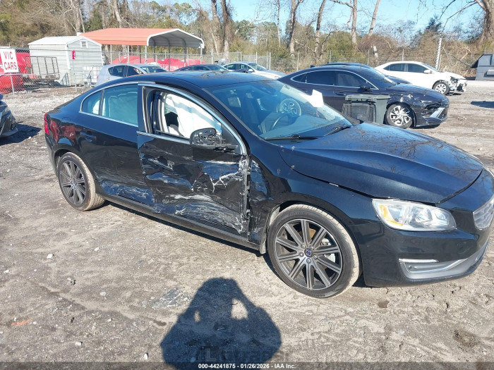 Volvo  2018 VIN LYV402HK8JB169934