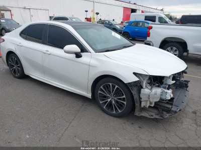 Toyota Camry 2018 JTNB11HK9J3010538
