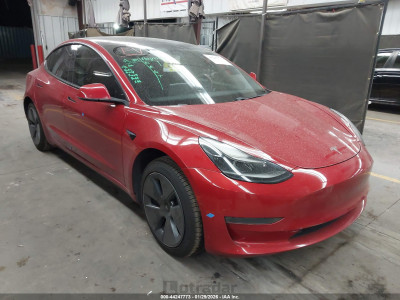 Tesla Model 3 2021 5YJ3E1EA4MF867494