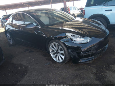 Tesla Model 3 2019 5YJ3E1EA5KF445019
