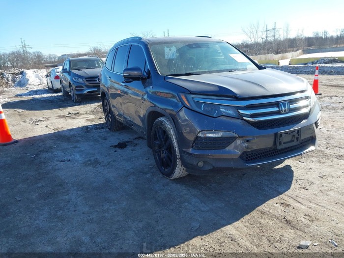 Honda Pilot 2018 VIN 5FNYF6H90JB032876