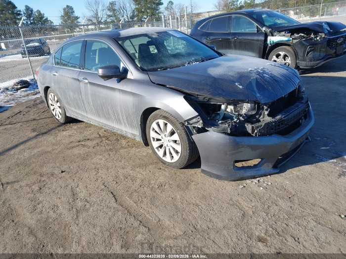 Honda Accord 2013 VIN 1HGCR3F8XDA031243