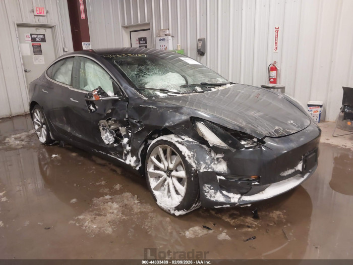 Tesla Model 3 2018 VIN 5YJ3E1EA4JF007820