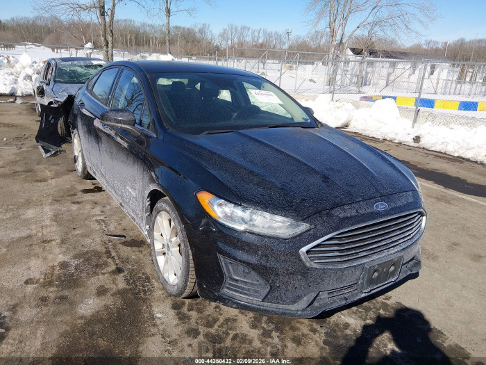 Ford Fusion 2019 VIN 3FA6P0LU4KR158483