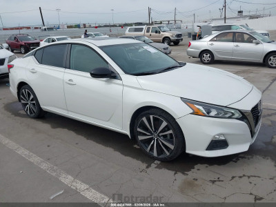 Nissan Altima 2019 1N4BL4CW8KC226687