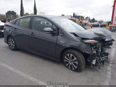 Toyota Prius 2022 JTDKAMFP1N3229164