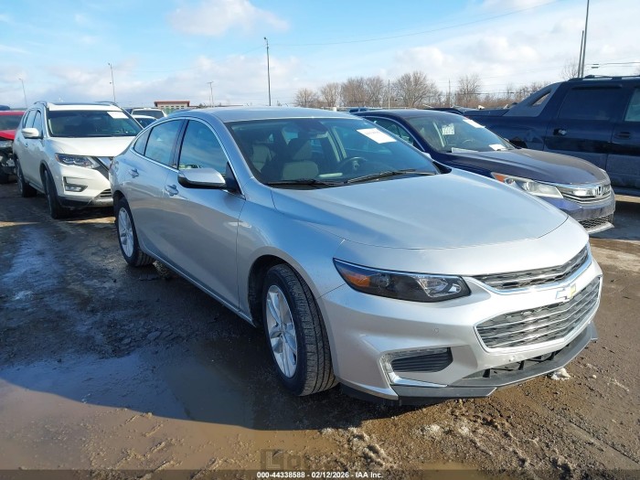 Chevrolet Malibu 2018 VIN 1G1ZD5ST9JF263479