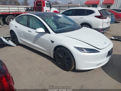 Tesla Model 3 2025 5YJ3E1EAXSF046879