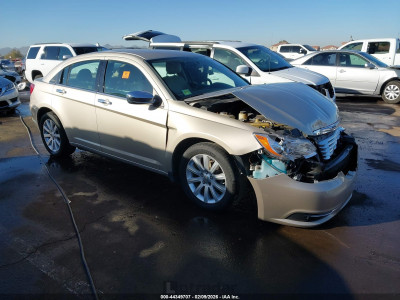 Chrysler 200 2013 1C3CCBCG1DN702270