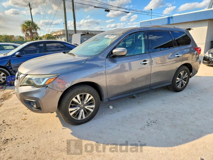Nissan Pathfinder 2017 VIN 5N1DR2MN8HC686058