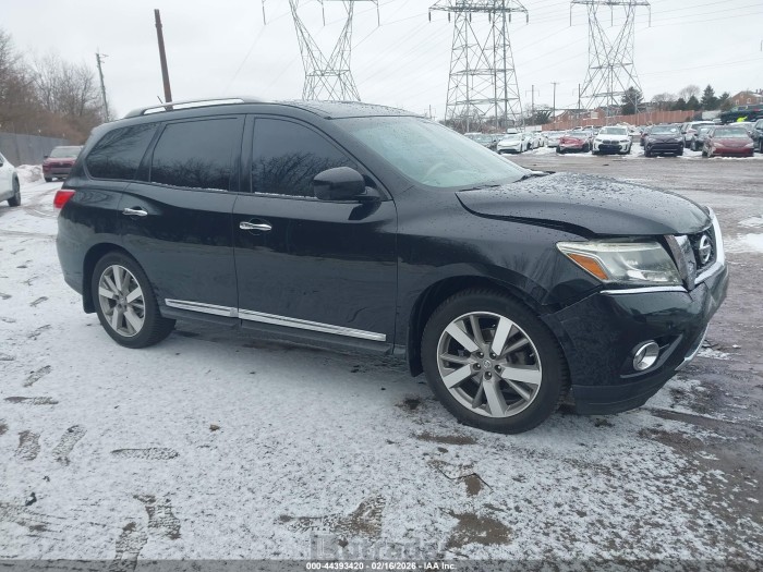 Nissan Pathfinder 2015 VIN 5N1AR2MM9FC615782