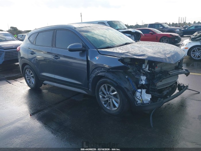 Hyundai Tucson 2018 VIN KM8J33A4XJU597520