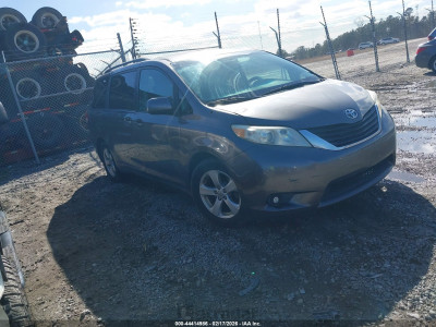 Toyota Sienna 2013 5TDKK3DC8DS293366