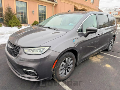 Chrysler Pacifica 2022 2C4RC1L76NR156036