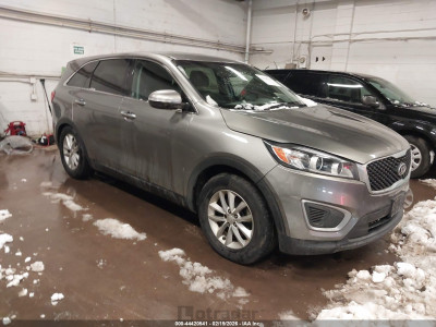 Kia Sorento 2017 5XYPG4A30HG207259