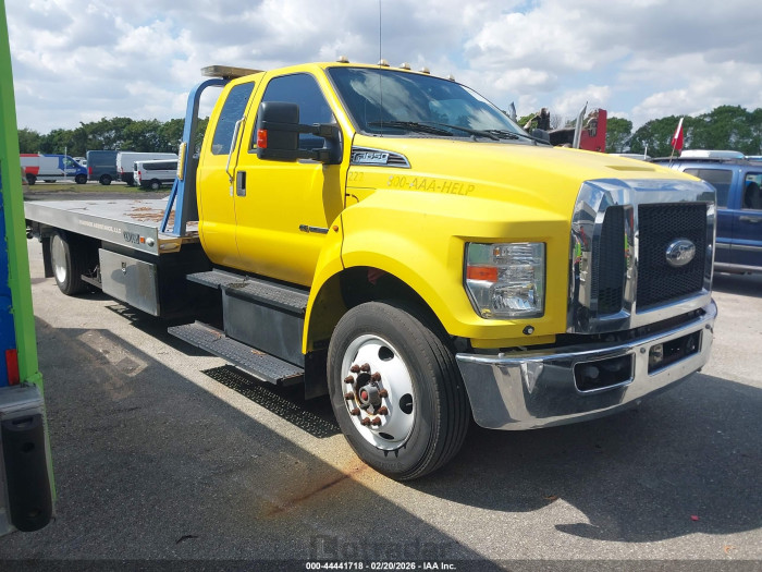 Ford  2018 VIN 1FDWX6DE8JDF06826