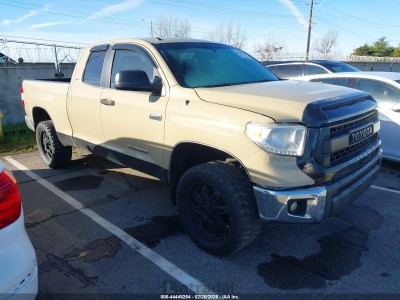 Toyota Tundra 2017 5TFUW5F13HX592493