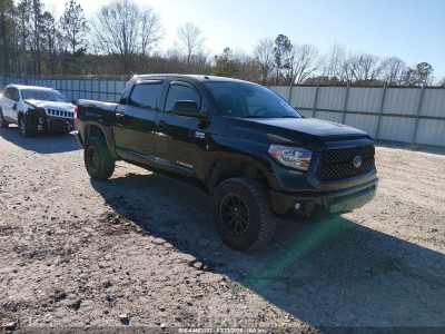 Toyota Tundra 2018 5TFDW5F1XJX740452