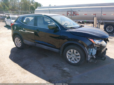Nissan Rogue 2017 JN1BJ1CP6HW000553