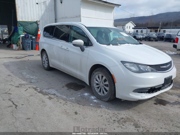 Chrysler Pacifica 2017 VIN 2C4RC1DG4HR592418