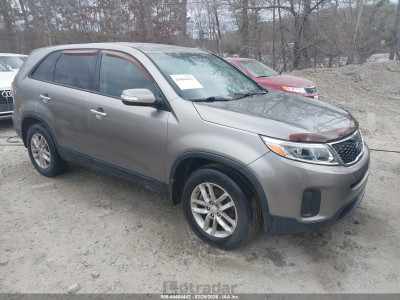 Kia Sorento 2015 5XYKT3A66FG660910