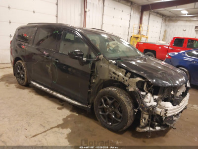 Chrysler Pacifica 2019 2C4RC1BG9KR681802
