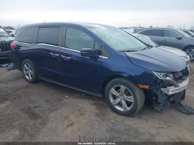 Honda Odyssey 2018 5FNRL6H53JB024278