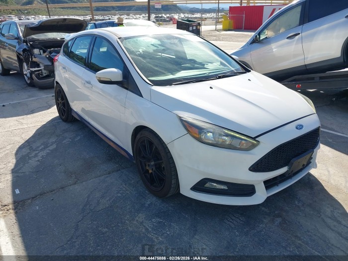 Ford Focus st 2016 VIN 1FADP3L92GL363455