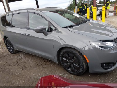 Chrysler Pacifica 2020 2C4RC1N75LR273603