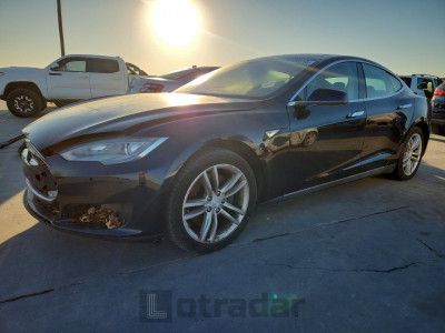 Tesla Model s 2013 5YJSA1CN4DFP20315