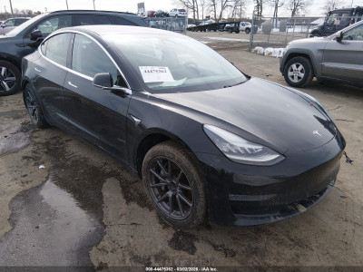 Tesla Model 3 2019 5YJ3E1EA0KF305511