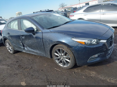 Mazda 3 2018 3MZBN1L39JM209691