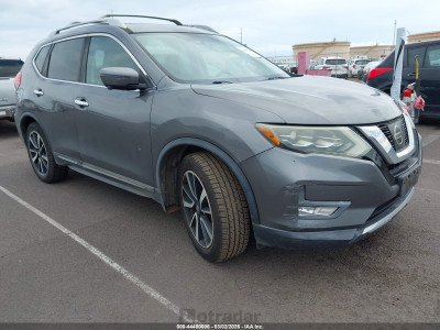 Nissan Rogue 2017 5N1AT2MT8HC858804