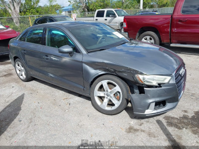 Audi A3 2017 WAUAUGFF7H1040964