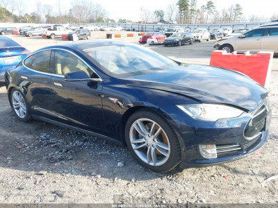 Tesla Model s 2013 5YJSA1DP5DFP07668