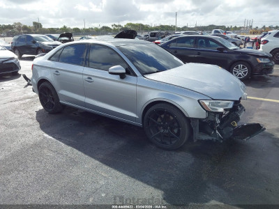 Audi A3 2018 WAUAUGFF3J1091822