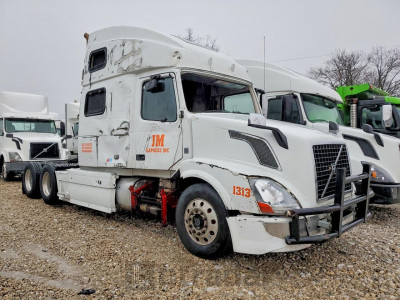Volvo  2017 4V4NC9EG9HN985263