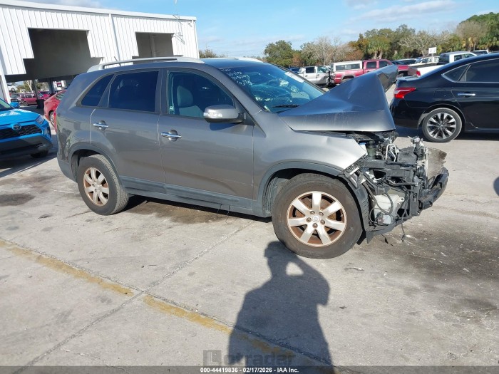 Kia Sorento 2011 VIN 5XYKT4A10BG108856
