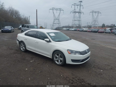 Volkswagen Passat 2012 1VWBP7A37CC017707