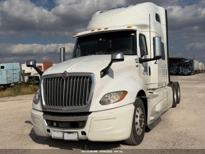 International   2018 VIN 3HSDZAPR9JN422026