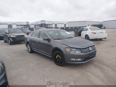 Volkswagen Passat 2014 1VWCM7A39EC031642