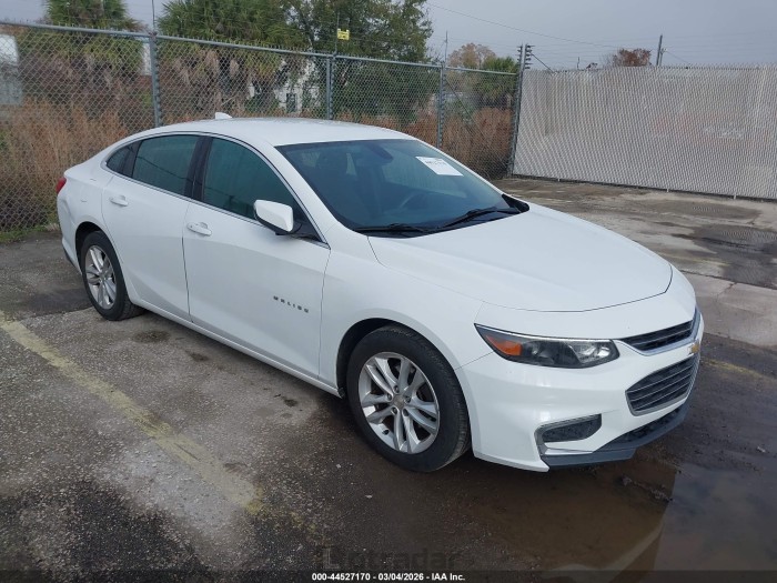 Chevrolet Malibu 2018 VIN 1G1ZD5ST4JF153228